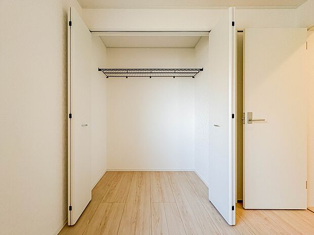 【収納】各部屋を最大限に広く使って頂ける様、全居住スペースに収納付。プライベートルームはゆったりと快適に。