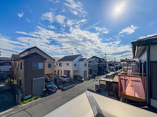 【眺望】眺望や窓からの景色が良いと、家で過ごす時間も快適です。