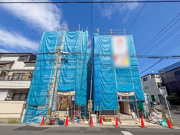【外観】家族の温かさと陽光の暖かさ、楽しい毎日と明るい未来を予感させる「空間が織り成すひとつ先の住み心地」を演出します。