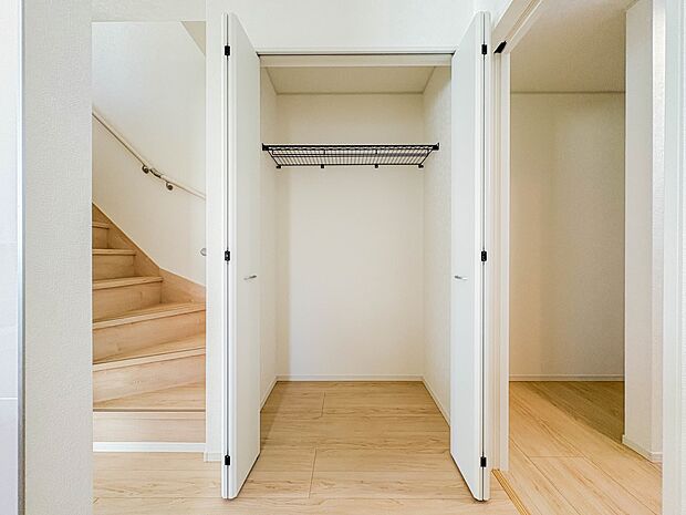 【収納】各部屋を最大限に広く使って頂ける様、全居住スペースに収納付。プライベートルームはゆったりと快適に。