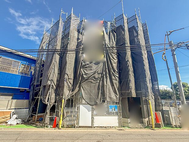【外観】家族の温かさと陽光の暖かさ、楽しい毎日と明るい未来を予感させる「空間が織り成すひとつ先の住み心地」を演出します。
