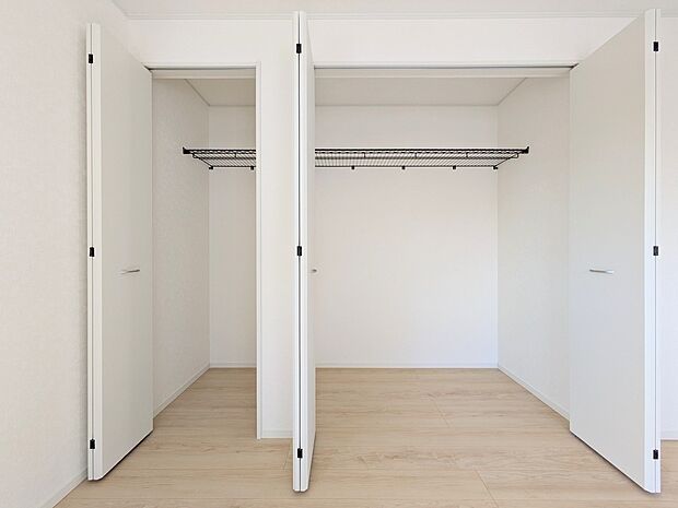 【収納】各部屋を最大限に広く使って頂ける様、全居住スペースに収納付。プライベートルームはゆったりと快適に。