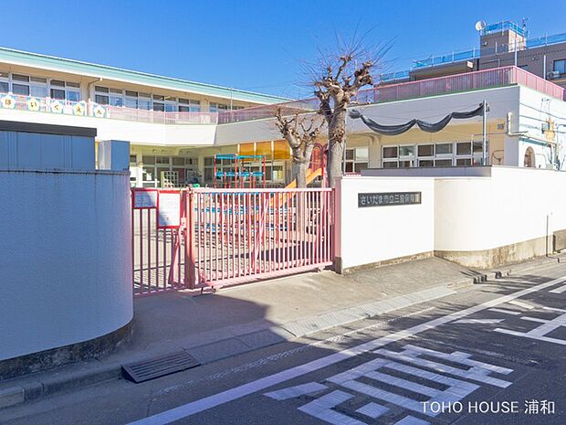 幼稚園・保育園 700m 三室保育園(三室保育園 徒歩 約10分)