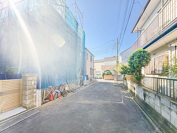【前面道路】車の通行が少ないので、静かな住環境を維持することができます。