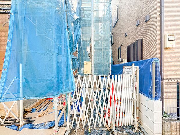 【駐車場】毎日の生活にマイカーが必須という方は、購入を検討する際、駐車場があることは大事な条件です。毎日の通勤や家族の送迎、買い物やお出かけなどクルマのある暮らしを満喫したい方は要チェック。…
