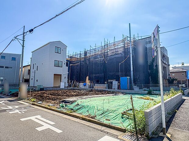 【前面道路6.9m】車の通行が少ないので、静かな住環境を維持することができます。