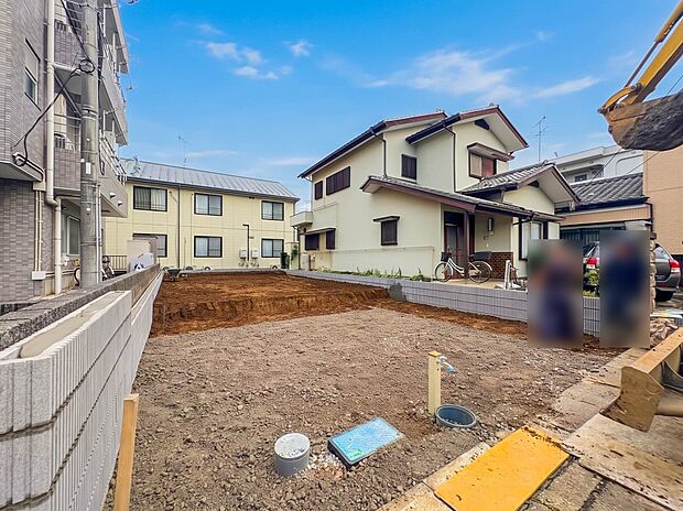 【外観】こちらの物件に少しでもご興味がありましたら、お気軽にお電話下さい。ネット上で「見えない物」「わからない事」でも、実際にご見学いただくことで、手に取るようにおわかりいただけるはずです。…