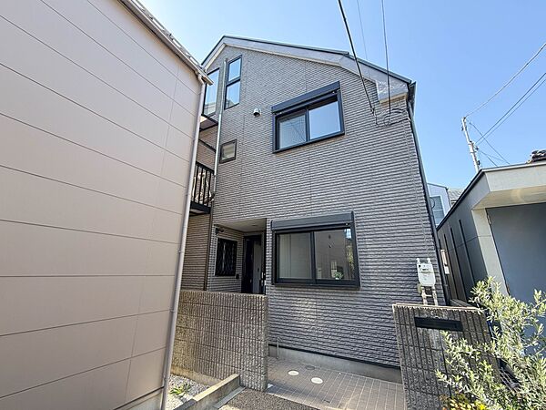 【外観】陽当りや通風性など各所に施された工夫で住みやすさを実現。部屋の大きさや周辺環境・街並など、資料には掲載していない情報が現地にはたくさんございます。是非ご確認下さい。