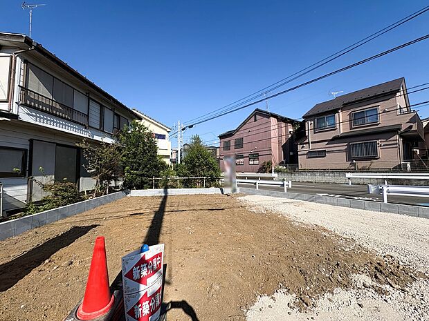 【現地土地写真】ここから始まる「日常」はご家族にとってかけがえのない時間となります。少しでも豊かに、快適に。そんな想いから本邸宅は生まれました。