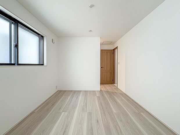 C号棟【洋室7帖】充実した生活は伸びやかな居室空間から始まります。快適に・伸びやかに。心の潤いを求める方々へ。