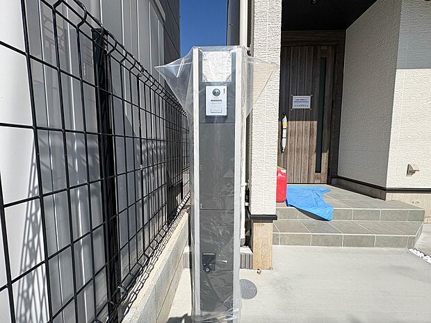 C号棟【宅配ボックス】ネットショッピングなどでお買い物したものの受け取りに手間が省けます。
