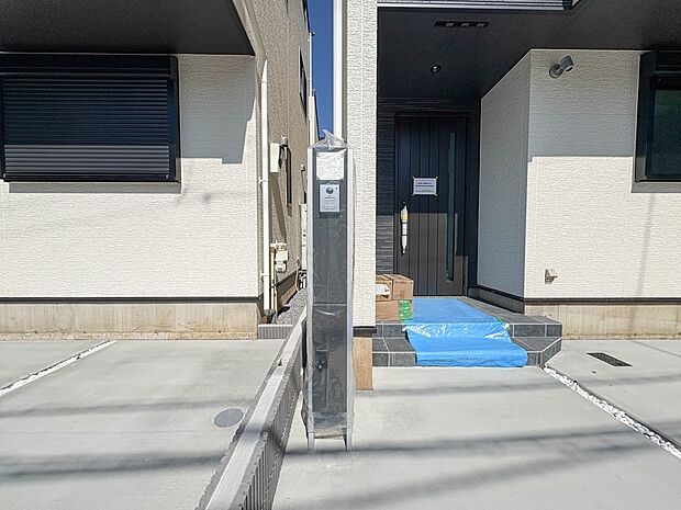 D号棟【宅配ボックス】ネットショッピングなどでお買い物したものの受け取りに手間が省けます。