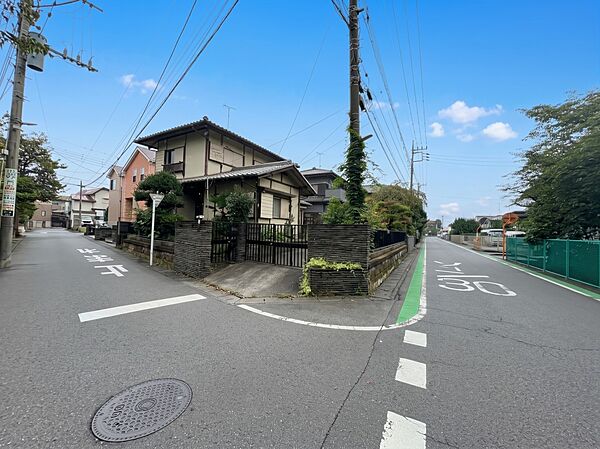 【前面道路】周辺は落ち着いた住宅街で住環境も良好です。