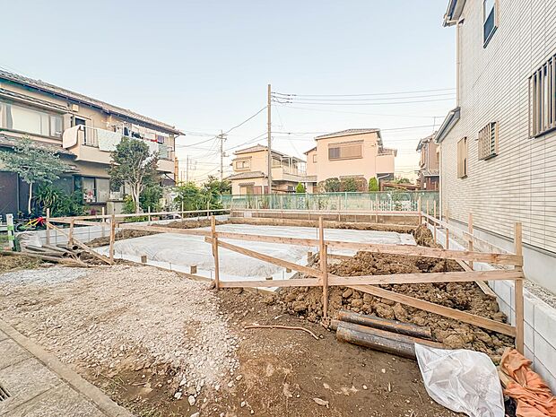 1号棟【外観】こちらの物件が少しでも気になるようでしたら、お気軽にお問合せください。人生でいちばん大きなお買い物ですので、ゆっくりご見学ください。ネット上の画像と実際の見学では、リアル感がま…