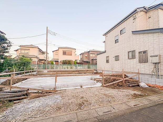 1号棟【外観】家は一生のお買物。自分ならではの家族ならではの、家にしたい。書斎を設ける。子どものプレイングルームを設ける。趣味のオーディオルームを設置する。夢を追うオンリーワンの家です。