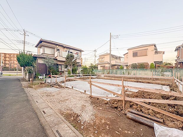 1号棟【前面道路】車の通行が少ないので、静かな住環境を維持することができます。