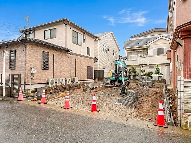 【玄関】こちらの物件が少しでも気になるようでしたら、お気軽にお問合せください。人生でいちばん大きなお買い物ですので、ゆっくりご見学ください。ネット上の画像と実際の見学では、リアル感がまるで違…