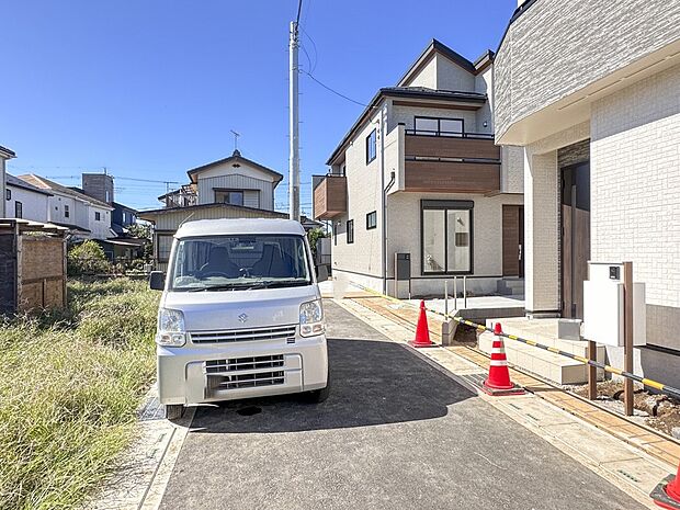 【前面道路】車の通行が少ないので、静かな住環境を維持することができます。
