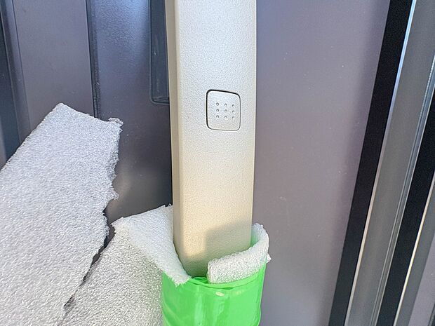 【電子キー】 玄関ドアのカギの開け閉めも、これからは電子錠でスマートに。