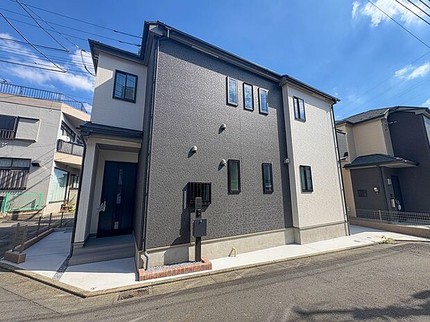 【外観】こちらの物件が少しでも気になるようでしたら、お気軽にお問合せください。人生でいちばん大きなお買い物ですので、ゆっくりご見学ください。ネット上の画像と実際の見学では、リアル感がまるで違…
