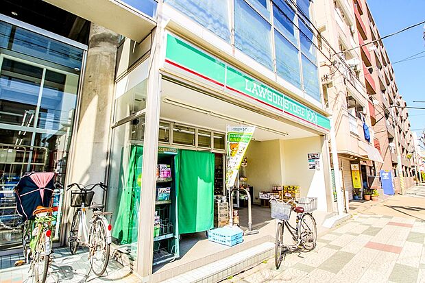コンビニ 50m ローソンストア100戸田喜沢店(新・企業スローガンは「マチのほっとステーション」。)