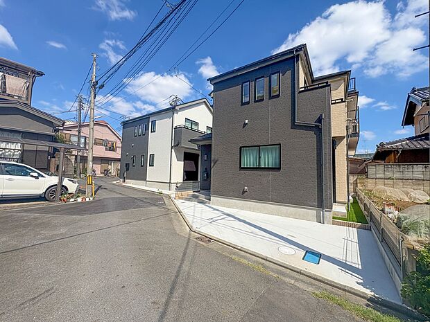 【外観】こちらの物件が少しでも気になるようでしたら、お気軽にお問合せください。人生でいちばん大きなお買い物ですので、ゆっくりご見学ください。ネット上の画像と実際の見学では、リアル感がまるで違…