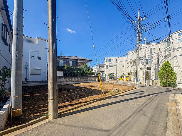 【外観】家族の温かさと陽光の暖かさ、楽しい毎日と明るい未来を予感させる「空間が織り成すひとつ先の住み心地」を演出します。