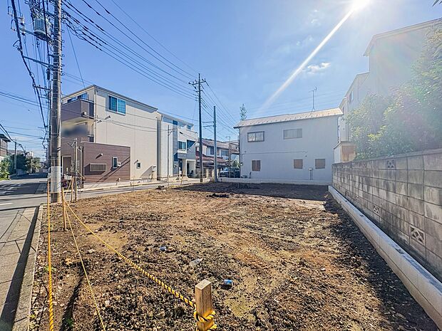 【外観】こちらの物件に少しでもご興味がありましたら、お気軽にお電話下さい。ネット上で「見えない物」「わからない事」でも、実際にご見学いただくことで、手に取るようにおわかりいただけるはずです。…