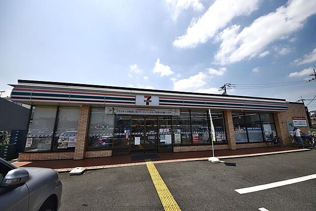 コンビニ 244m セブンイレブン草加谷塚バイパス店