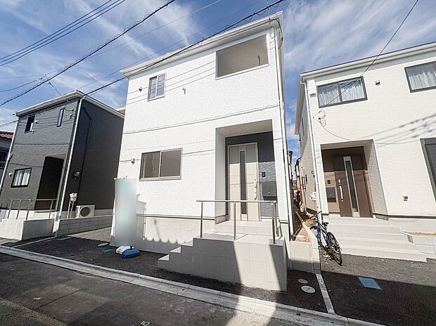 【前面道路】車の通行が少ないので、静かな住環境を維持することができます。