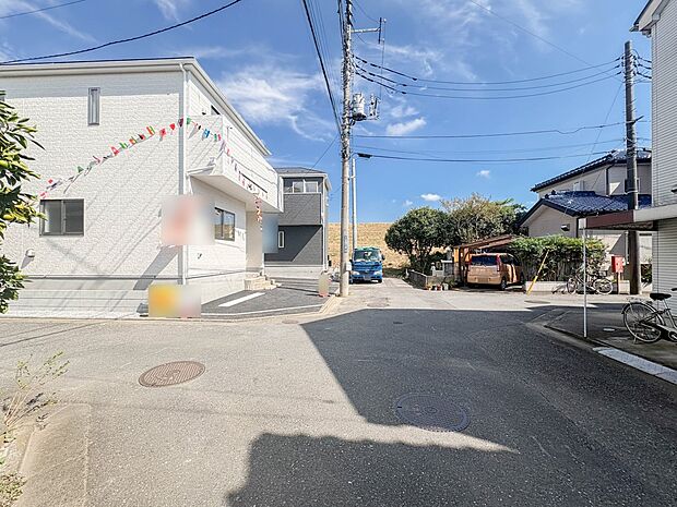 【外観】家族の温かさと陽光の暖かさ、楽しい毎日と明るい未来を予感させる「空間が織り成すひとつ先の住み心地」を演出します。