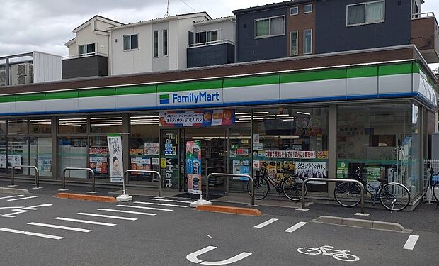 コンビニ 500m ファミリーマート