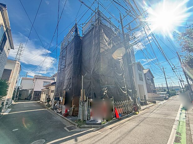 【前面道路】車の通行が少ないので、静かな住環境を維持することができます。