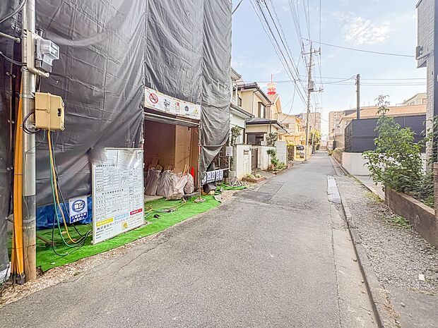 1号棟【前面道路3.3m】車の通行が少ないので、静かな住環境を維持することができます。