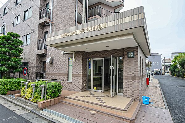 その住居の第一印象となるのがエントランスホールです。訪問されたお客さまをやさしくお迎えします。エントランスホールは、いわば住居の顔です。