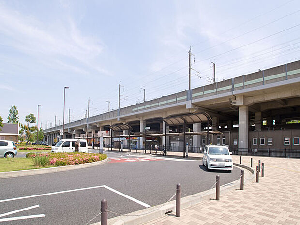 駅 1040m JR埼京線「南与野」駅(JR埼京線の各駅停車駅。埼京線の開通と同時に開業しました。旧・与野市の中心地にある駅です。周辺には住宅も商業施設も多いため、利用者数は快速停車駅である…