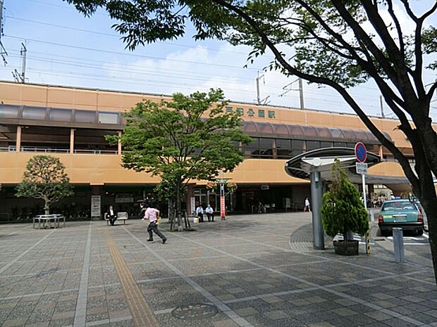 駅 1360m JR埼京線「戸田公園」駅(戸田市を代表する駅。快速、各駅停車の埼京線がとまります。戸田市全体が東京のベッドタウンになっており、都心への通勤、通学、そしてショッピングにとても便…