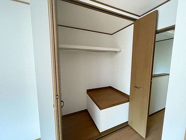 【収納】各部屋を最大限に広く使って頂ける様、全居住スペースに収納付。プライベートルームはゆったりと快適に。
