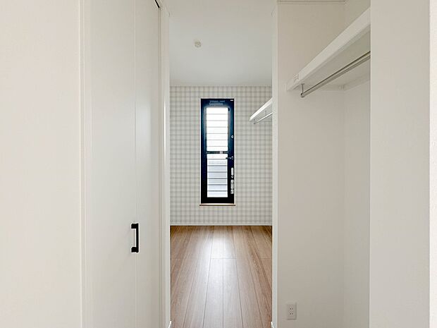 こちらの物件に少しでもご興味がありましたら、お気軽にお電話下さい。ネット上で「見えない物」「わからない事」でも、実際にご見学いただくことで、手に取るようにおわかりいただけるはずです。