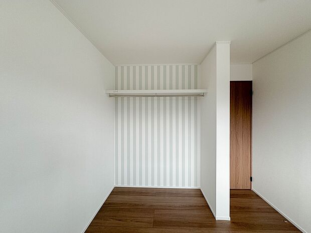 限られたスペースを有効に活用できる壁面クローゼット。