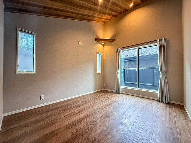 【寝室7.43帖】シンプルな内装はおしゃれのポイントです。シンプルは華美より飽きがこないからです。色や模様でおしゃれ感をだす。それがシンプルイズビューティーです。