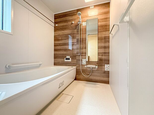 【浴室】一日の疲れを癒してくれるお風呂空間。使いやすさと上質な質感を両立して、単なる習慣から特別な時間に変わるはず。