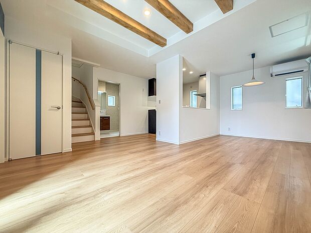 【LDK16.3帖】インテリアショップで見掛けた「あの家具」も置ける、ゆったりとした空間。時に広さが上質な寛ぎの時間になる事も。