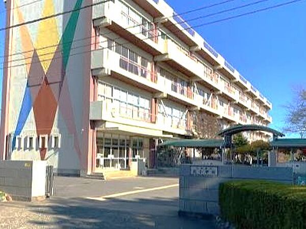 北本市立北小学校まで376m 地域に根差した教育活動を通して、お子様の健やかな成長を支える教育環境が整っています。