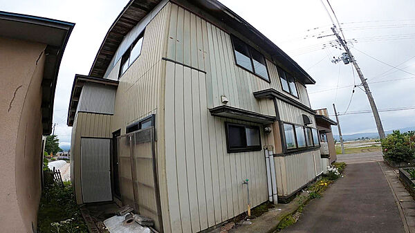 detached 秋田県雄勝郡羽後町杉宮字上野6-4地番
地図を見る