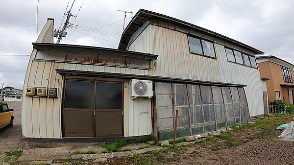 detached 秋田県雄勝郡羽後町杉宮字上野6-4地番
地図を見る