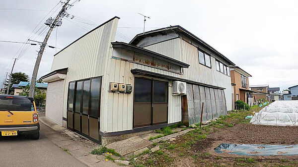 detached 秋田県雄勝郡羽後町杉宮字上野6-4地番
地図を見る