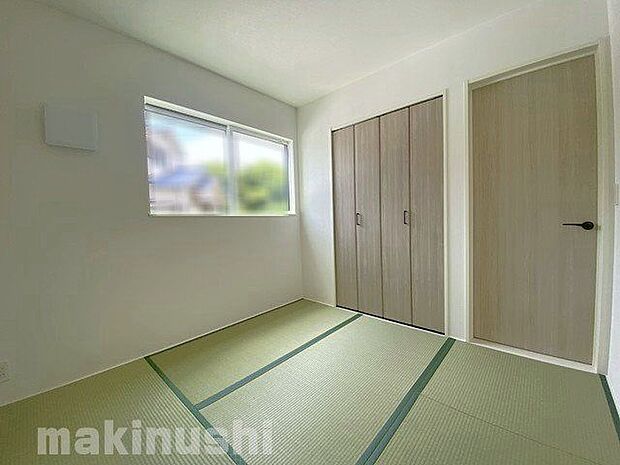 リビング横に和室がございます♪赤ちゃんのお昼寝スペースなどにも重宝しますね!
