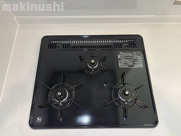 3口タイプのガスコンロでお料理の効率もアップ♪