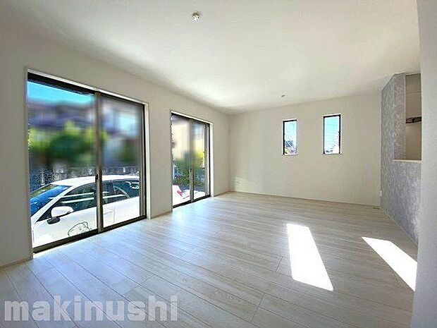 南側に大きな掃き出し窓があり、陽当たりはもちろん、風通しも良好です！